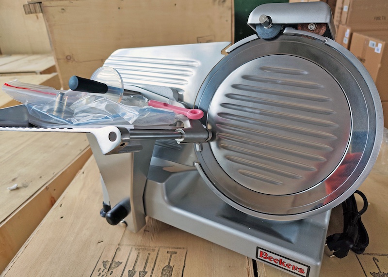 Слайсер BECKERS BKL 220 PRO