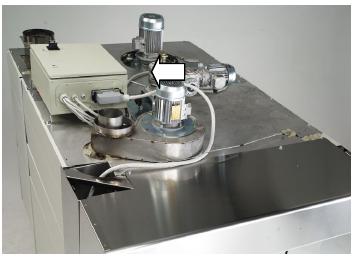 Вентилятор і механізм обертання візка